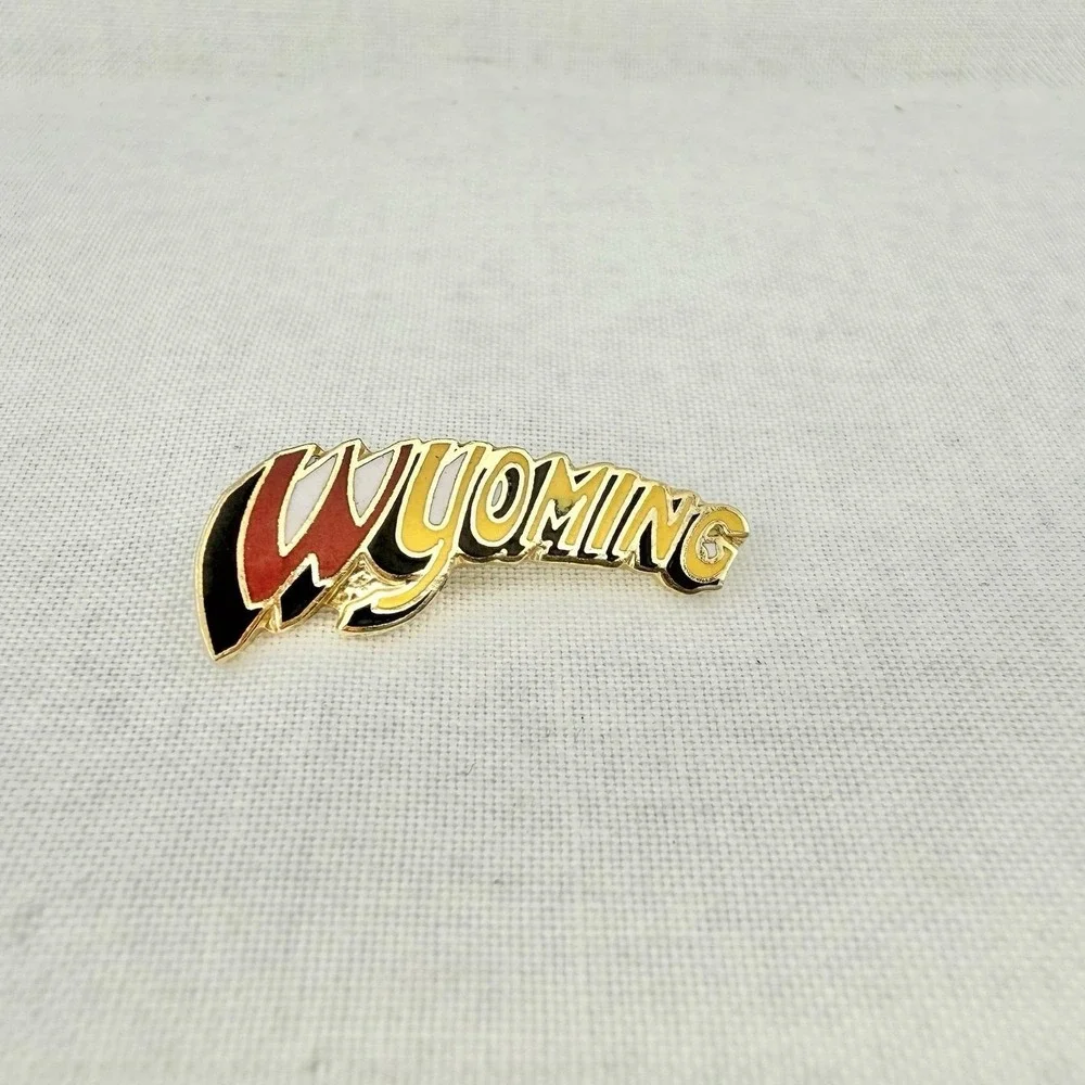 Vintage Wyoming Pin Souvenir Hat Bag Lapel Travel Gift WY‎ State Pride